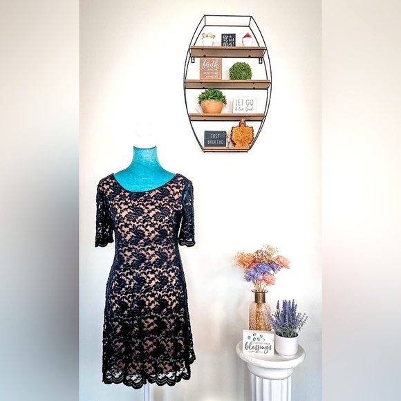 Connected Apparel Lace Dress - Floral Pattern, Versatile & Stylish, Size 8P - Picture 2 of 13